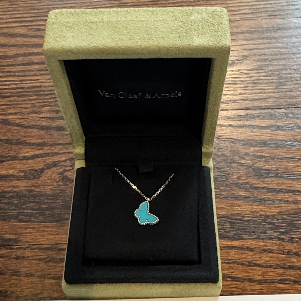 Van Cleef & Arpels Sweet Alhambra turquoise butterfly necklace AUTHENTIC!!!